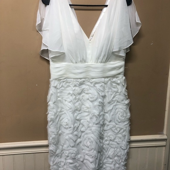 JS Collections White Flutter Sleeve Chiffon Petal Bottom Event Dress Size6 - Picture 2 of 8